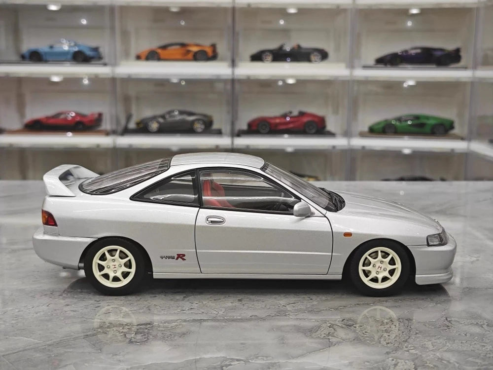 [MotorHelix] 1:18 Honda 1998 Integra Type R DC2 Silver Model Car Die-Cast