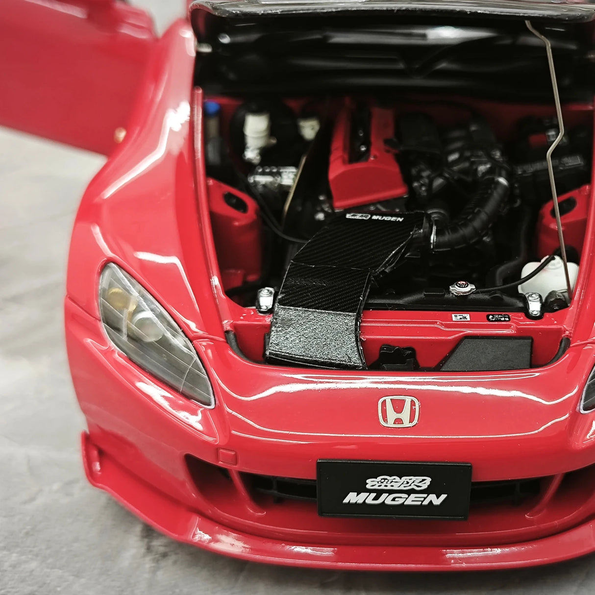 MotorHelix Honda 2005 S2000 AP2 MUGEN neue Formula Red 1:18 – Sammelobjekte aus Druckguss
