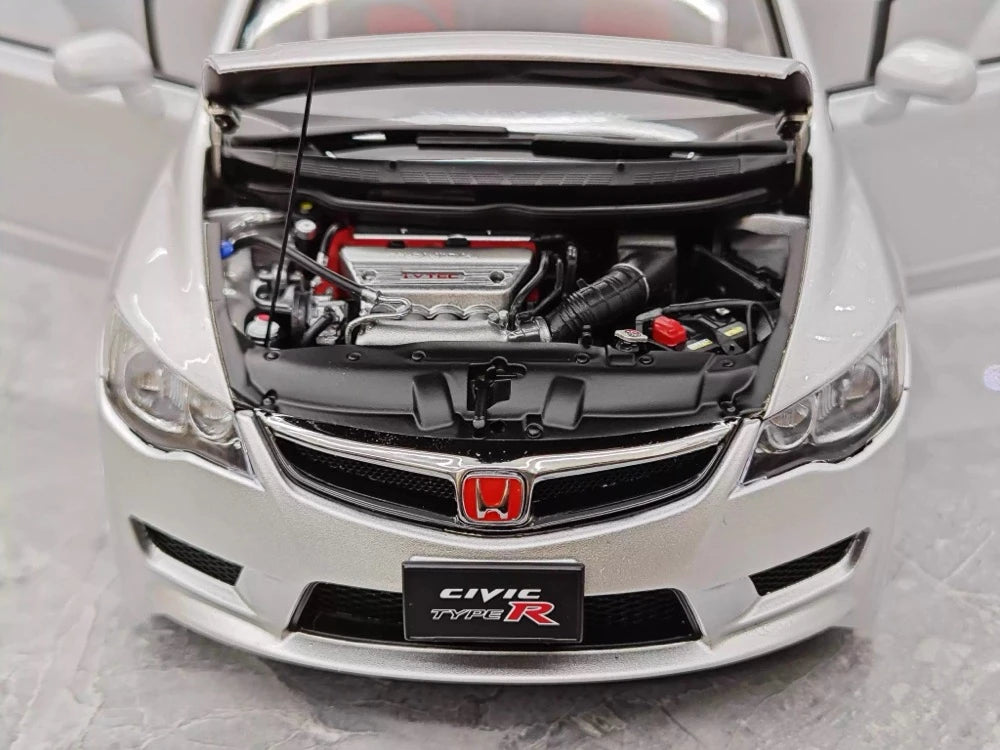 [MotorHelix] 1:18 Honda 2007 Civic Type R FD2 Silver Model Car Die-Cast
