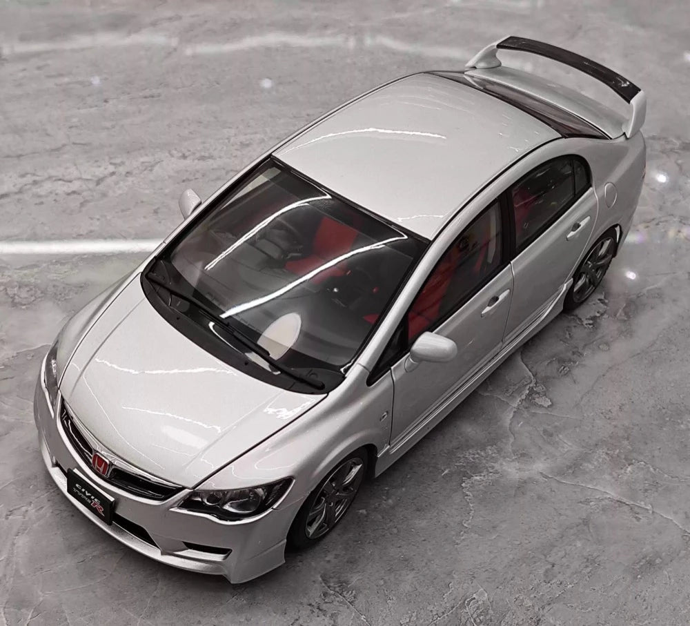 [MotorHelix] 1:18 Honda 2007 Civic Type R FD2 Silver Model Car Die-Cast