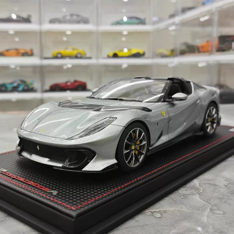 [MR Collection] 1:18 Ferrari 2022 812 Competizione Aperta zilver modelauto Hars