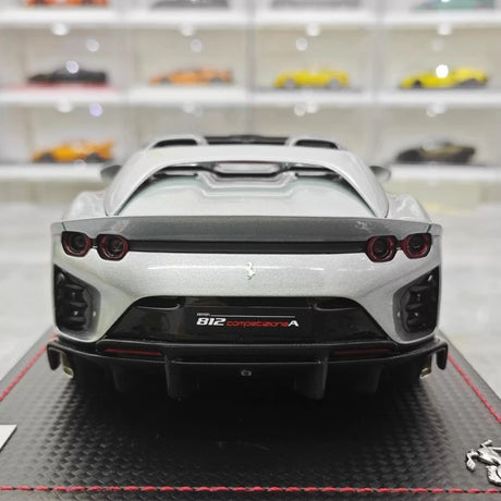[MR Collection] 1:18 Ferrari 2022 812 Competizione Aperta zilver modelauto Hars