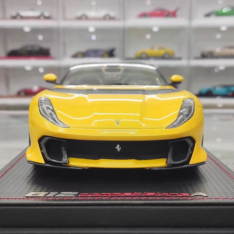 [MR Collection] 1:18 Ferrari 2022 812 Competizione Aperta geel modelauto Hars