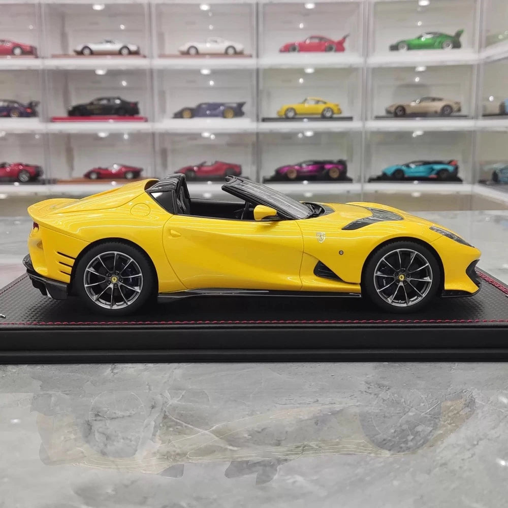 [MR Collection] 1:18 Ferrari 2022 812 Competizione Aperta Yellow Model Car Resin