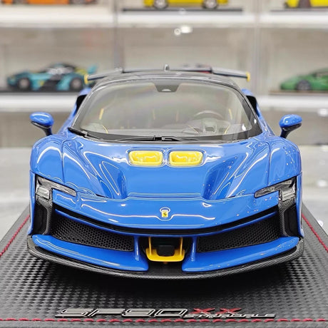 [MR Collection] 1:18 Ferrari 2023 SF90 XX Stradale glanzend blauw & geel modelauto Hars