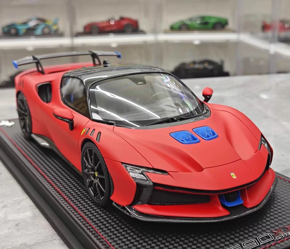 [MR Collection] 1:18 Ferrari 2023 SF90 XX Stradale Matte Red & Blue Model Car Resin