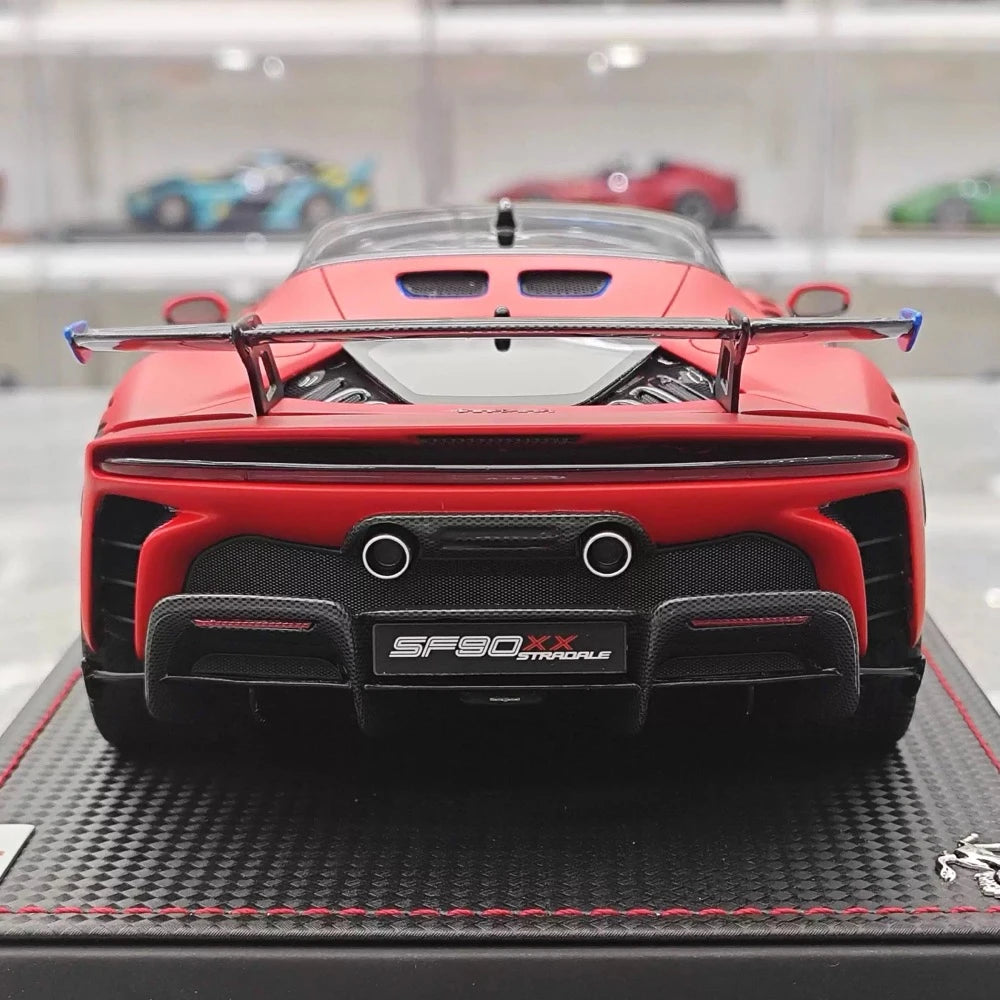 [MR Collection] 1:18 Ferrari 2023 SF90 XX Stradale Matte Red & Blue Model Car Resin
