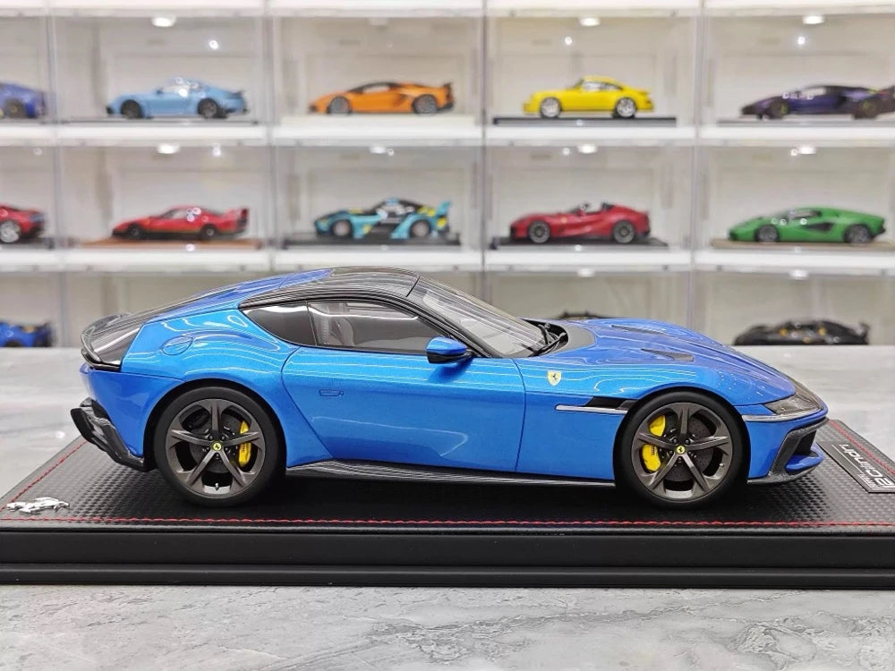 [MR Collection] 1:18 Ferrari 2024 12 Cilindri Blue Model Car Resin