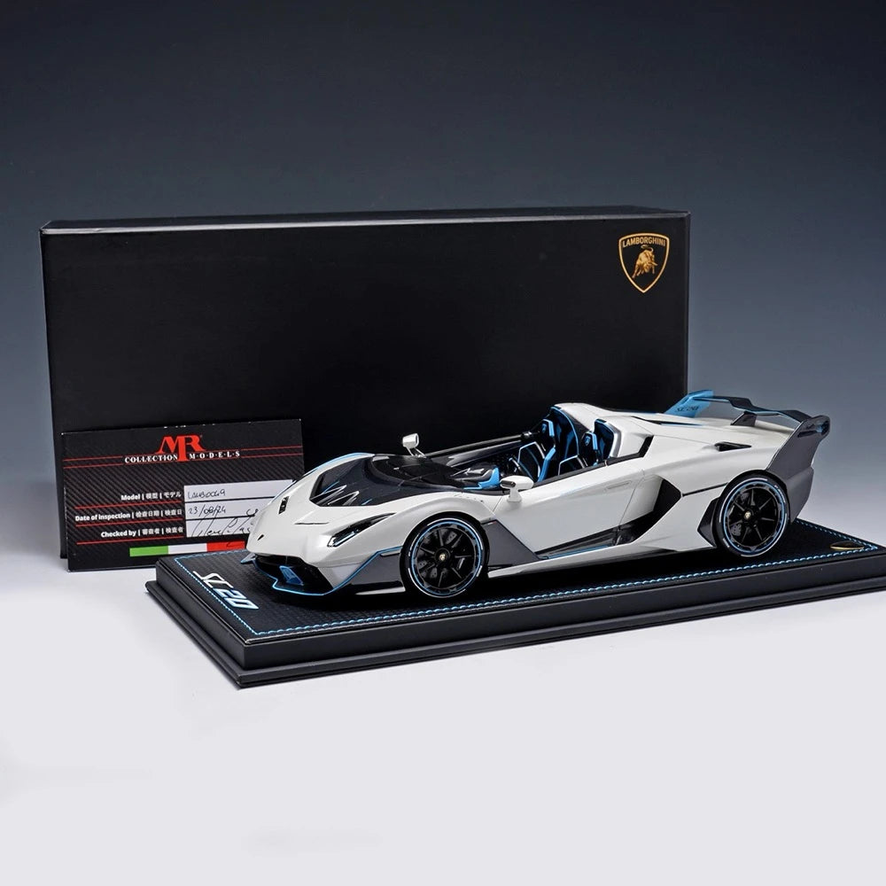 [MR Collection] 1:18 Lamborghini 2020 SC20 White Model Car Resin