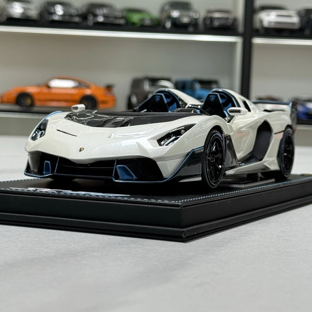 [MR Collection] 1:18 Lamborghini 2020 SC20 White Model Car Resin