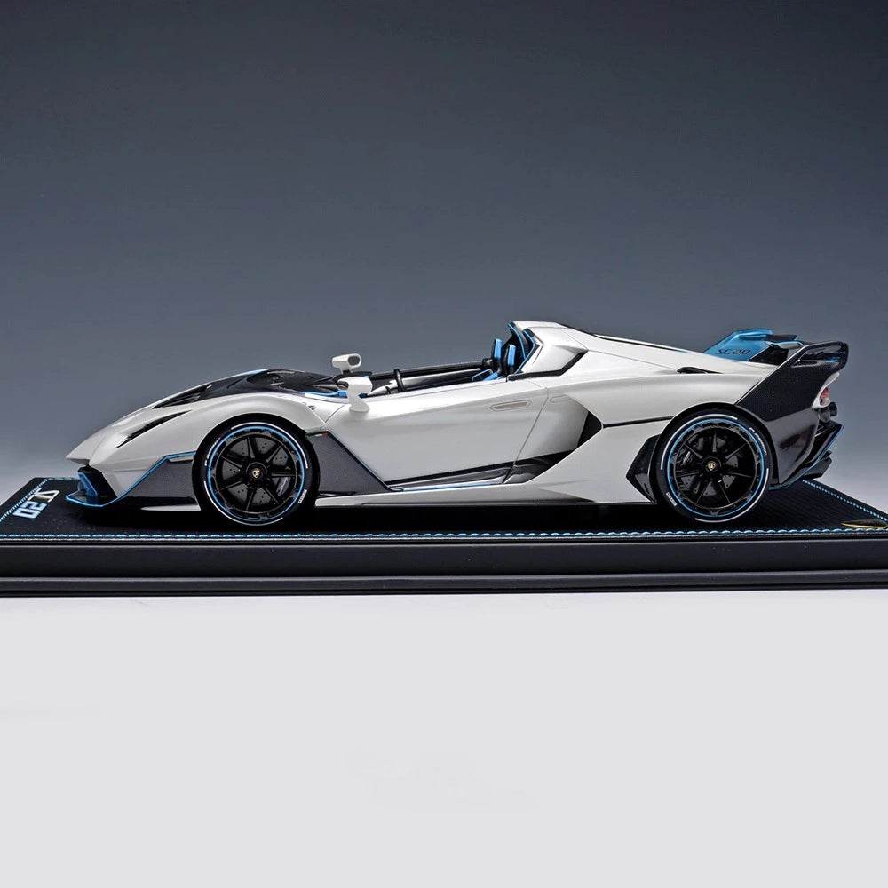 [MR Collection] 1:18 Lamborghini 2020 SC20 White Model Car Resin