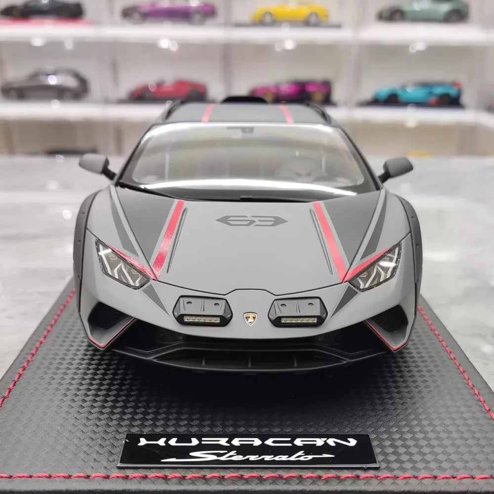 [MR Collection] 1:18 Lamborghini 2022 Huracan Sterrato grigio modellino di auto resina