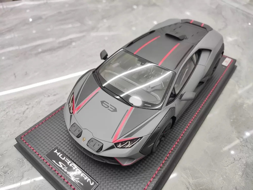 [MR Collection] 1:18 Lamborghini 2022 Huracan Sterrato grigio modellino di auto resina