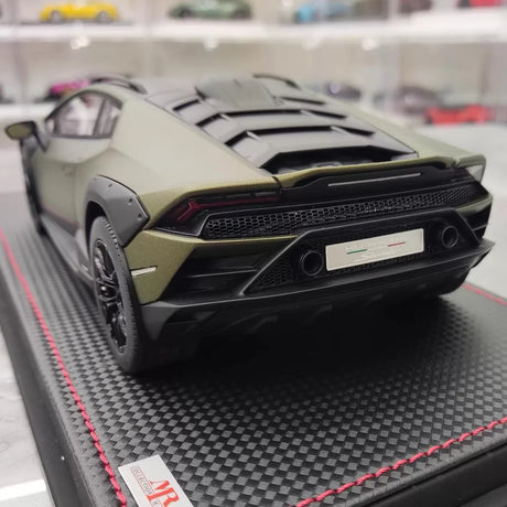[MR Collection] 1:18 Lamborghini 2022 Huracan Sterrato Green Model Car Resin