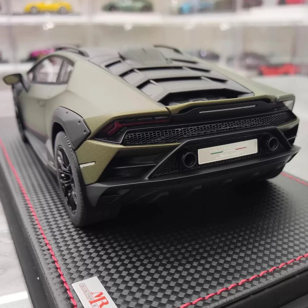 [MR Collection] 1:18 Lamborghini 2022 Huracan Sterrato verde modellino di auto resina