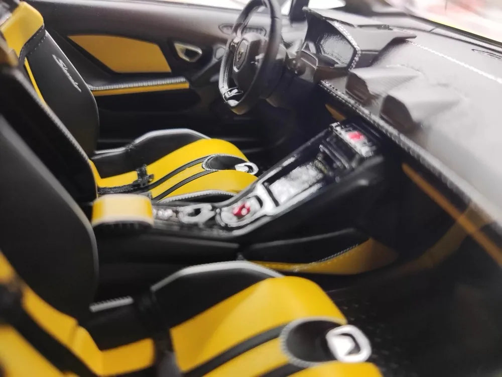 [MR Collection] 1:18 Lamborghini 2022 Huracan Sterrato giallo modellino di auto resina