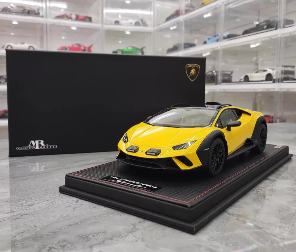 [MR Collection] 1:18 Lamborghini 2022 Huracan Sterrato giallo modellino di auto resina