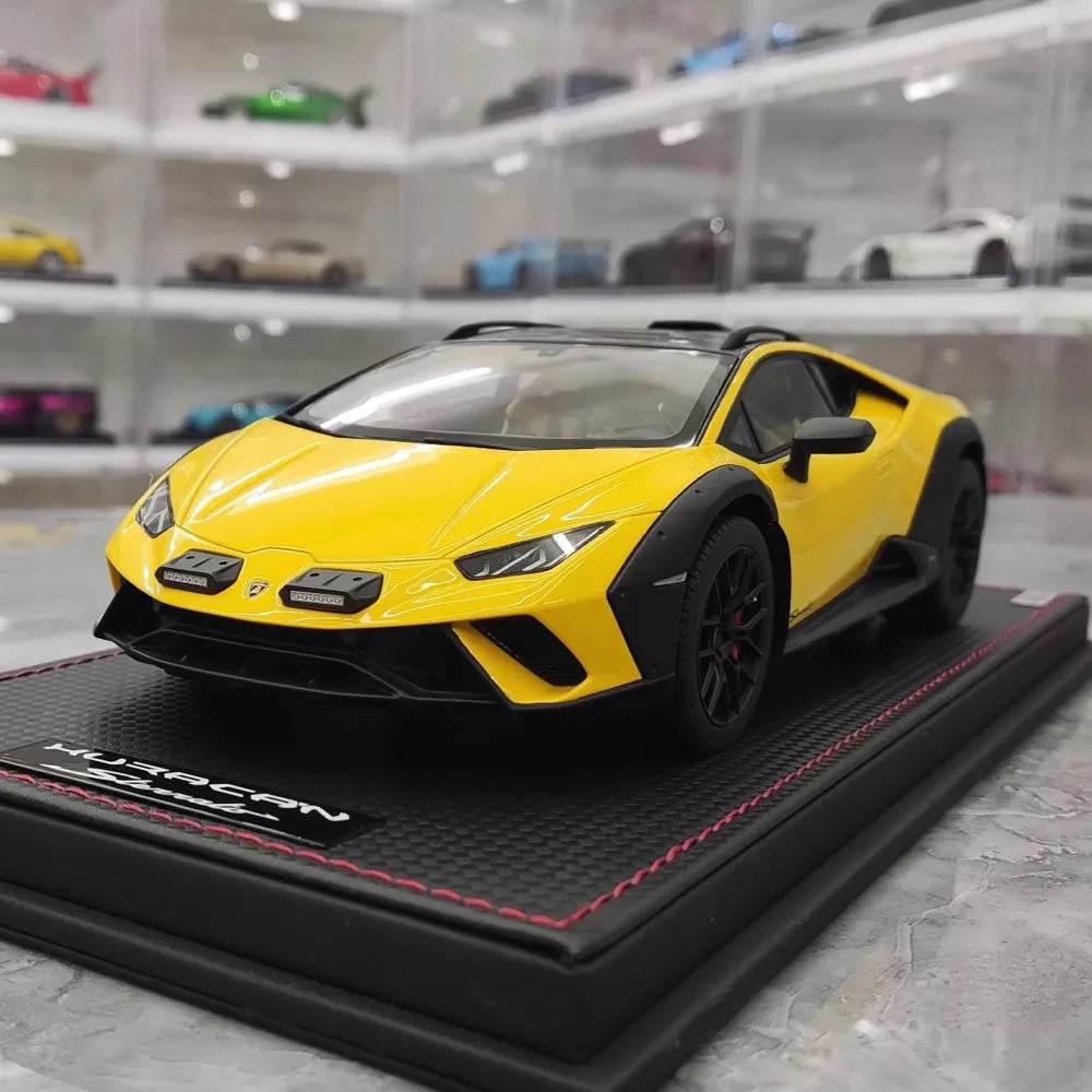 [MR Collection] 1:18 Lamborghini 2022 Huracan Sterrato giallo modellino di auto resina