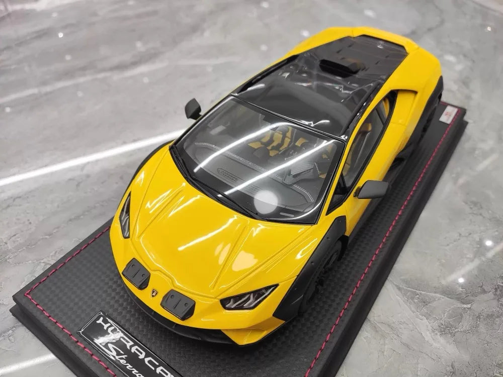 [MR Collection] 1:18 Lamborghini 2022 Huracan Sterrato giallo modellino di auto resina