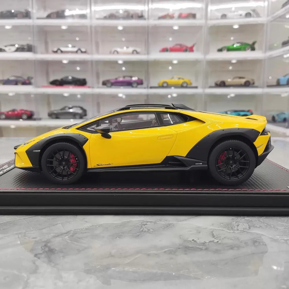 [MR Collection] 1:18 Lamborghini 2022 Huracan Sterrato giallo modellino di auto resina