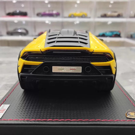 [MR Collection] 1:18 Lamborghini 2022 Huracan Sterrato Yellow Model Car Resin