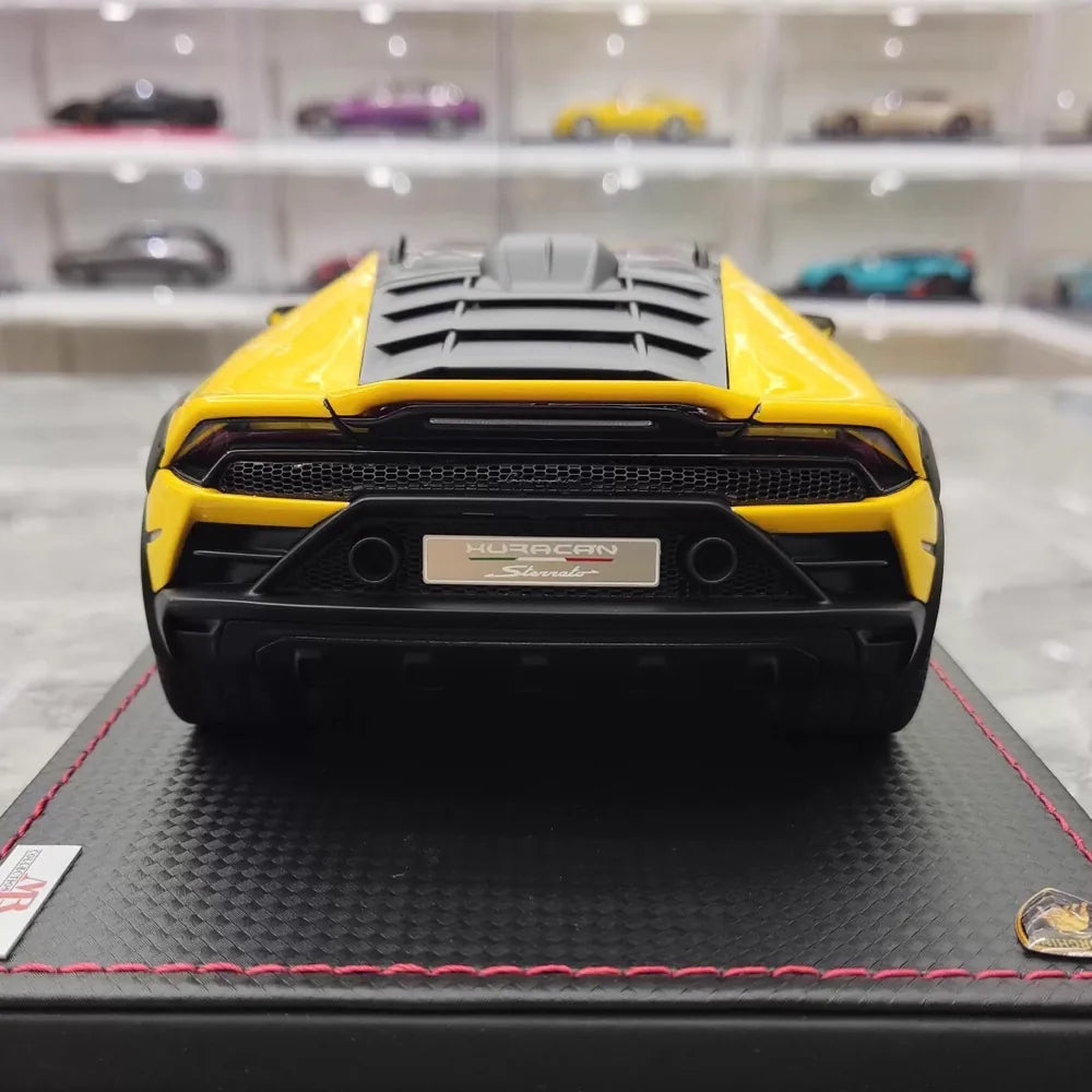 [MR Collection] 1:18 Lamborghini 2022 Huracan Sterrato giallo modellino di auto resina