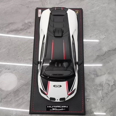 [MR Collection] 1:18 Lamborghini 2022 Huracan Sterrato White Model Car Resin