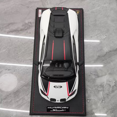 [MR Collection] 1:18 Lamborghini 2022 Huracan Sterrato White Model Car Resin