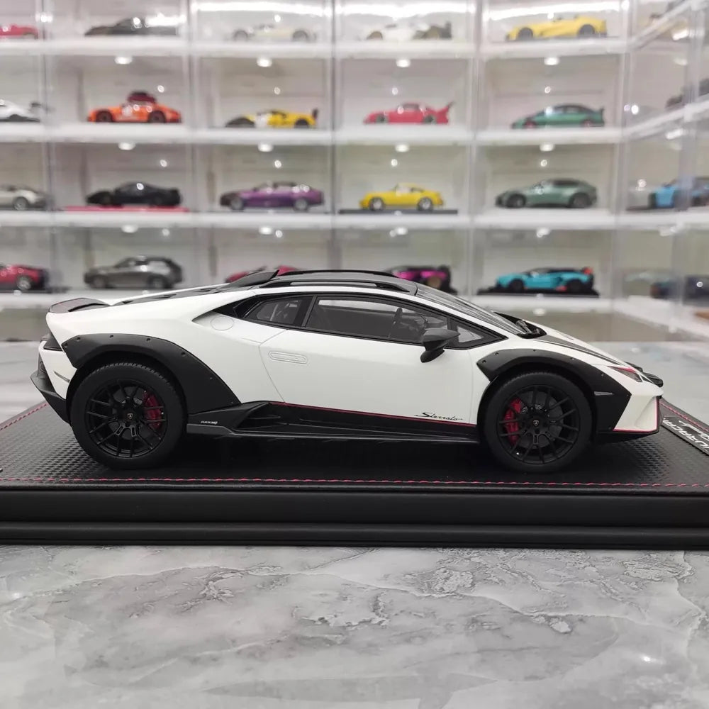 [MR Collection] 1:18 Lamborghini 2022 Huracan Sterrato White Model Car Resin