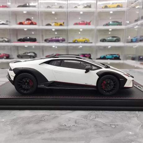 [MR Collection] 1:18 Lamborghini 2022 Huracan Sterrato White Model Car Resin