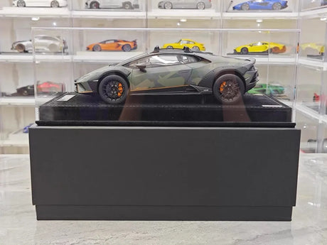 [MR Collection] 1:18 Lamborghini 2023 Huracan Sterrato Green Model Car Resin