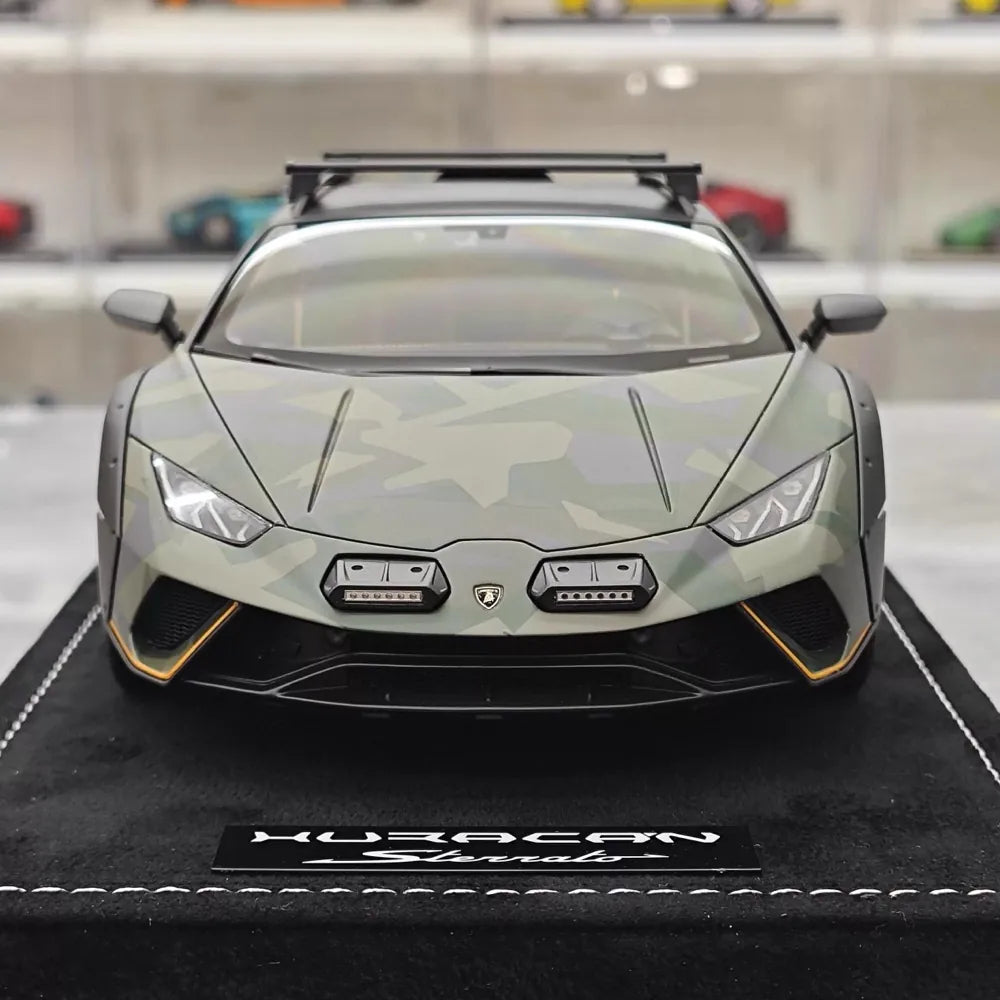 [MR Collection] 1:18 Lamborghini 2023 Huracan Sterrato verde modellino di auto resina