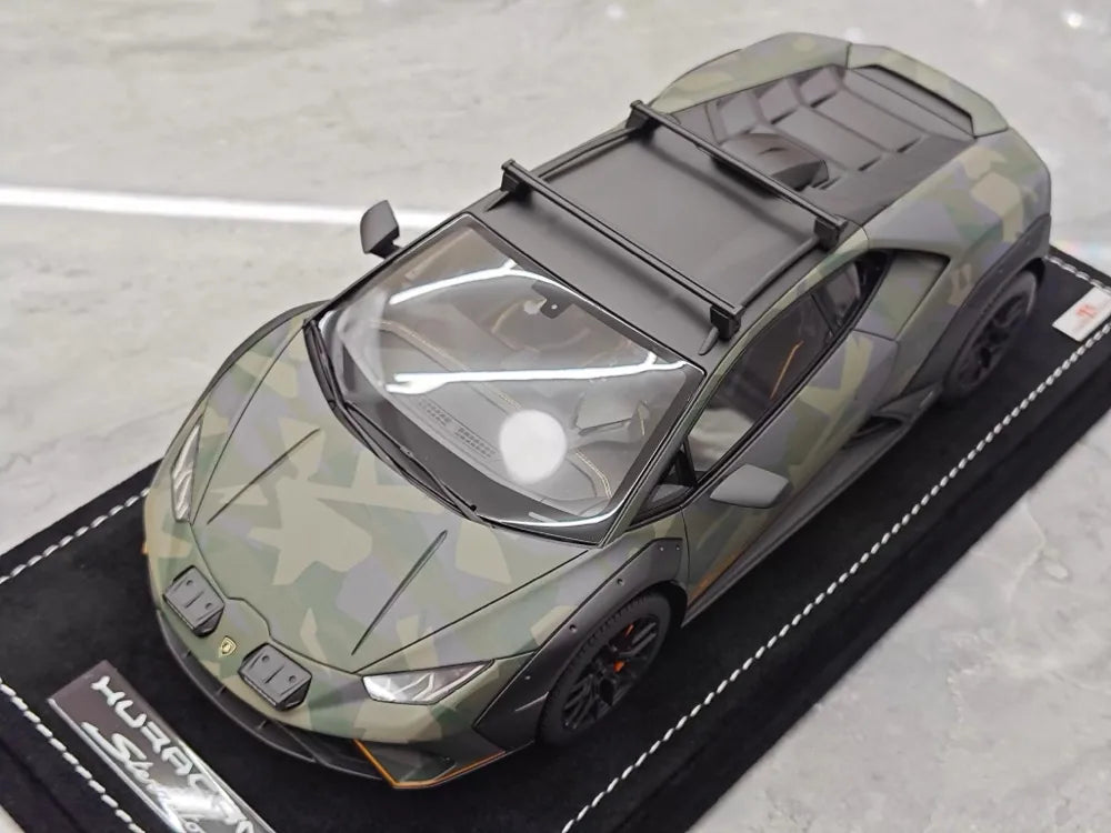[MR Collection] 1:18 Lamborghini 2023 Huracan Sterrato Green Model Car Resin
