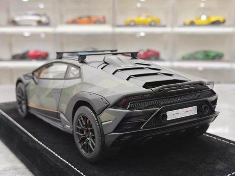 [MR Collection] 1:18 Lamborghini 2023 Huracan Sterrato Green Model Car Resin