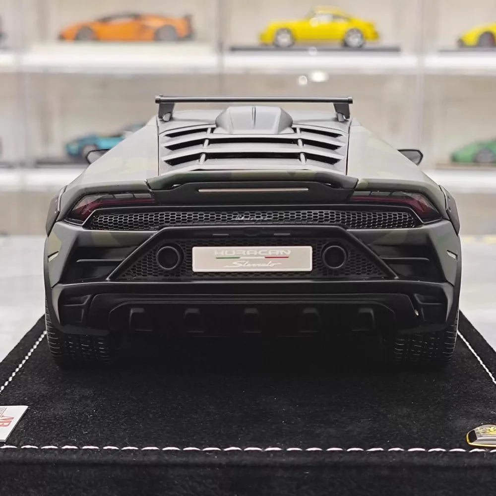 [MR Collection] 1:18 Lamborghini 2023 Huracan Sterrato Green Model Car Resin