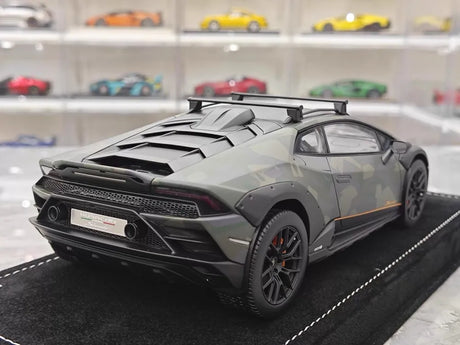 [MR Collection] 1:18 Lamborghini 2023 Huracan Sterrato Green Model Car Resin