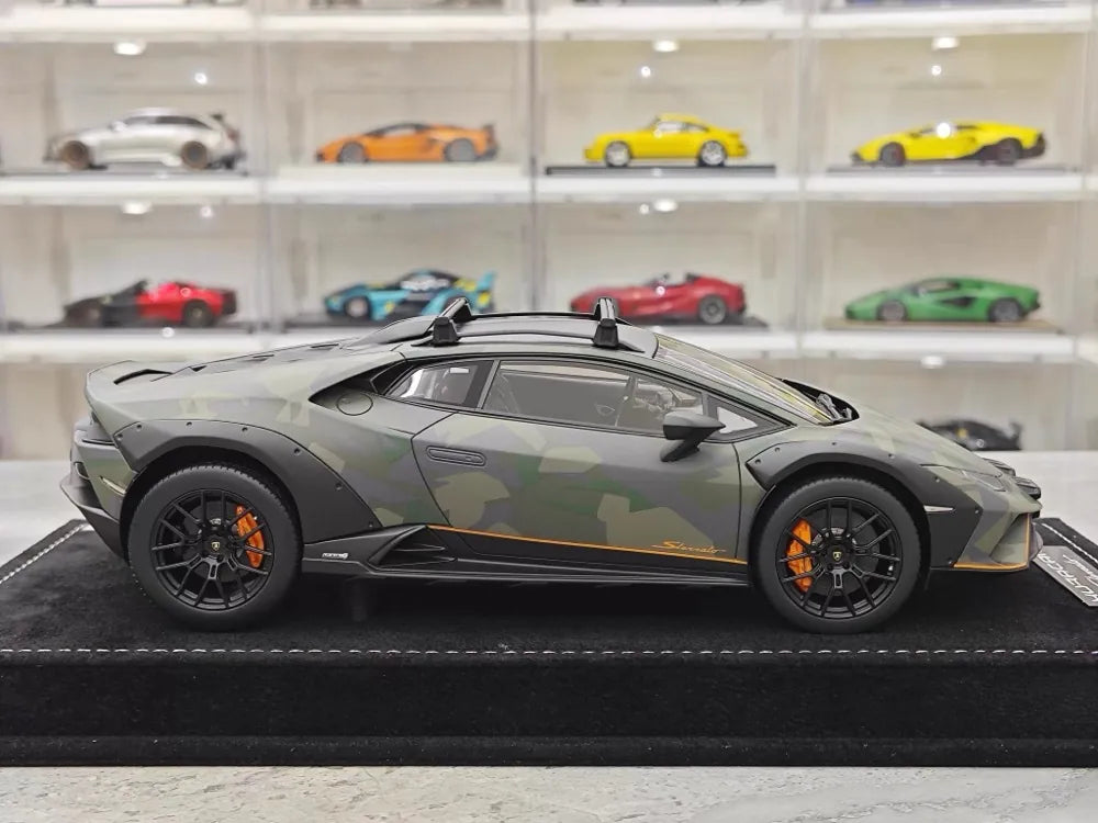 [MR Collection] 1:18 Lamborghini 2023 Huracan Sterrato verde modellino di auto resina
