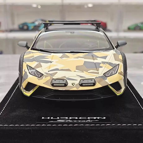 [MR Collection] 1:18 Lamborghini 2023 Huracan Sterrato Yellow Model Car Resin