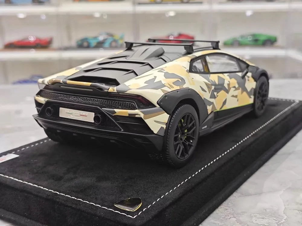 [MR Collection] 1:18 Lamborghini 2023 Huracan Sterrato Yellow Model Car Resin