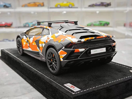 [MR Collection] 1:18 Lamborghini 2023 Huracan Sterrato Orange Model Car Resin