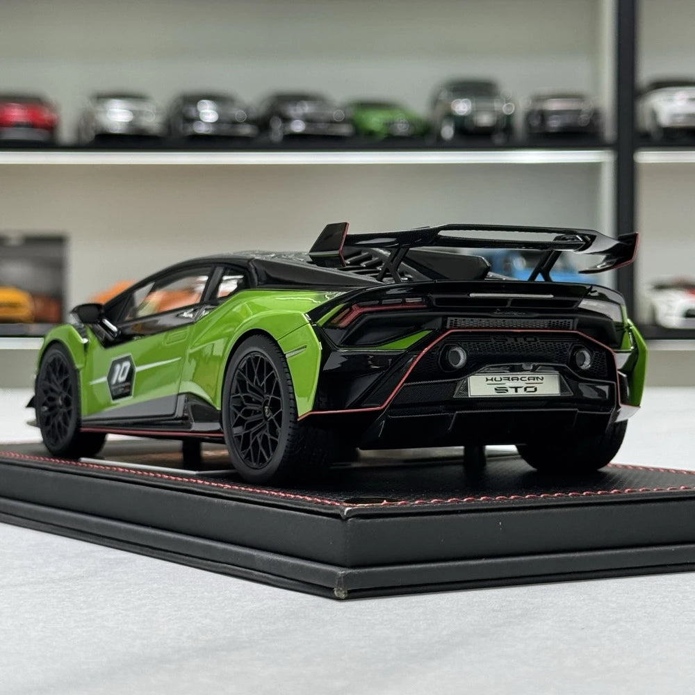 [MR Collection] 1:18 Lamborghini 2024 Huracán STO 10th Anniversary edizione modellino di auto resina