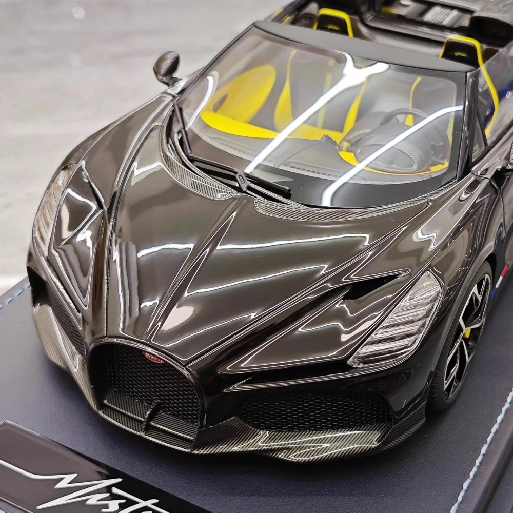 [MR Collection] 1:18 Bugatti W16 Mistral Roadster Black Model Car Resin