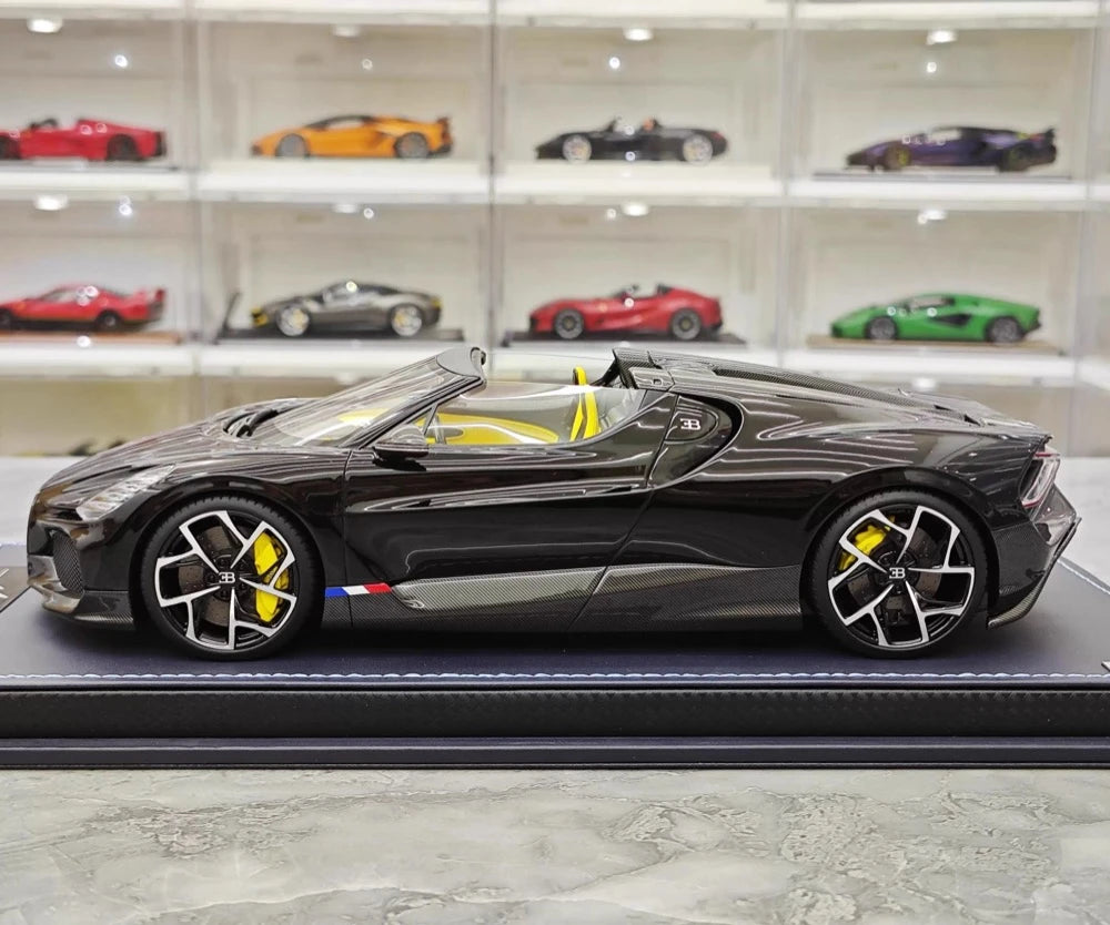 [MR Collection] 1:18 Bugatti W16 Mistral Roadster Black Model Car Resin