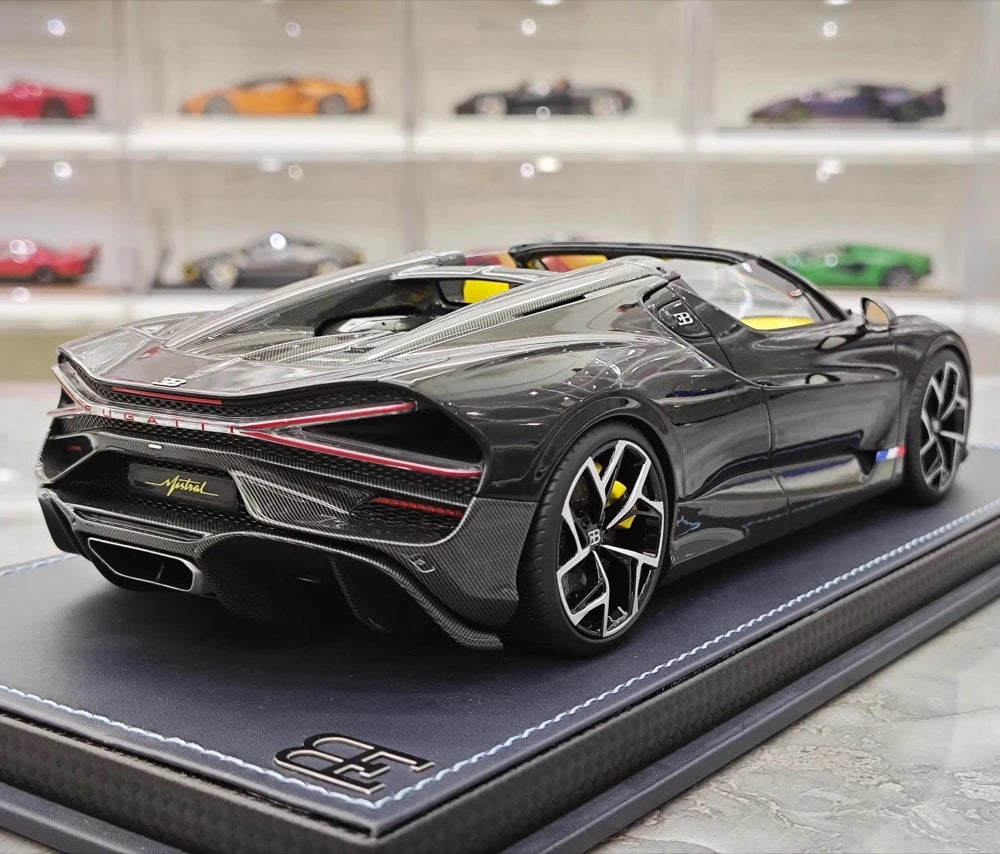 [MR Collection] 1:18 Bugatti W16 Mistral Roadster Black Model Car Resin