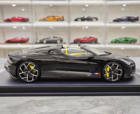 [MR Collection] 1:18 Bugatti W16 Mistral Roadster zwart modelauto Hars