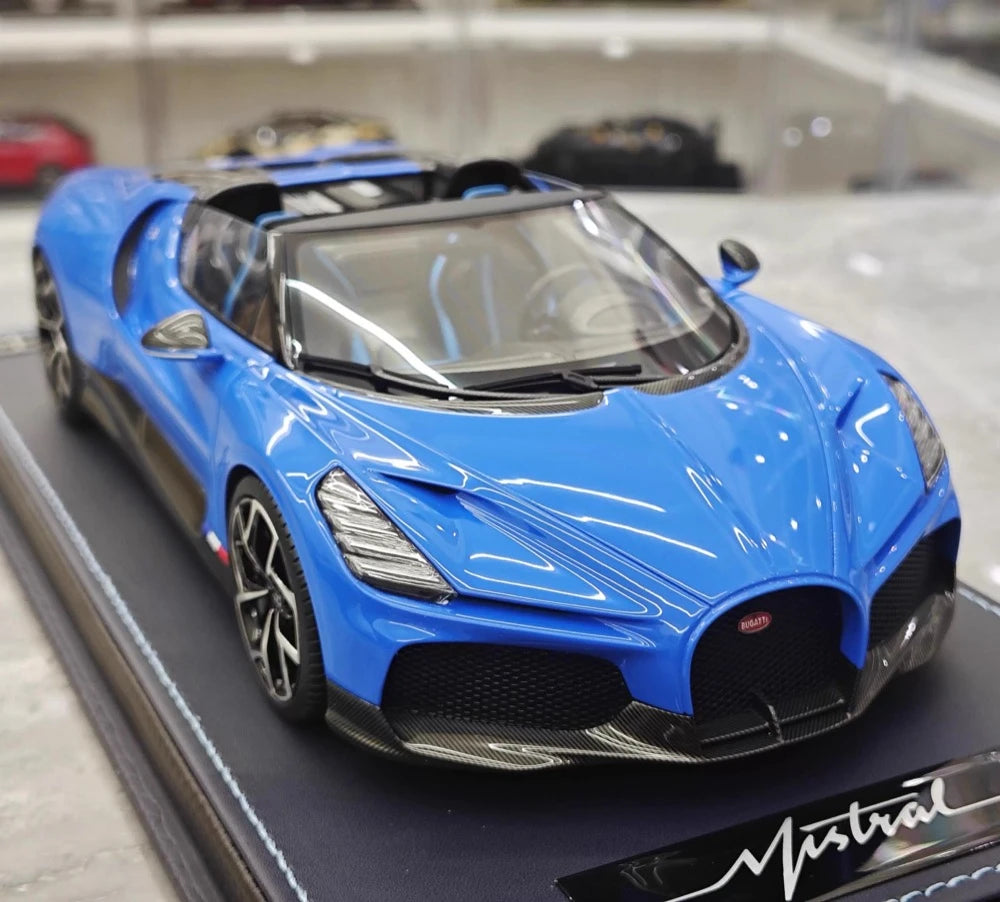 [MR Collection] 1:18 Bugatti W16 Mistral Roadster Blue Model Car Resin