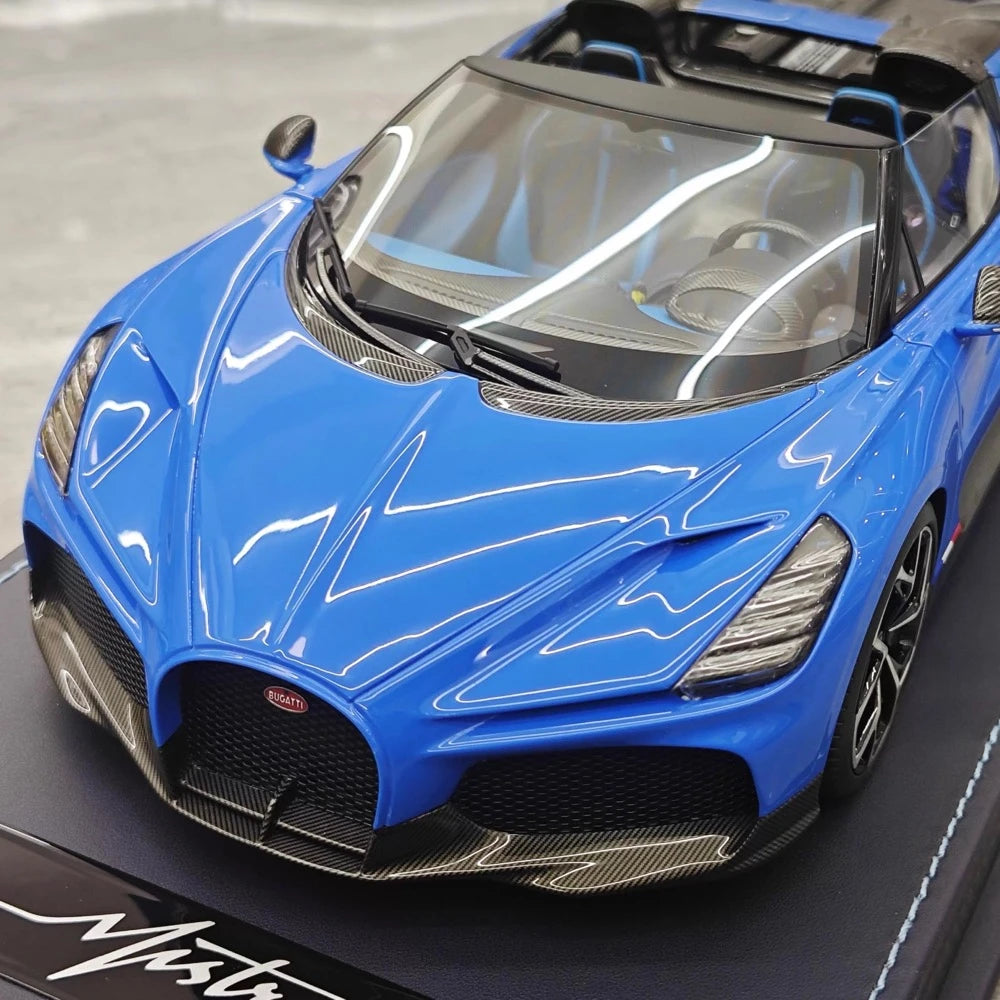 [MR Collection] 1:18 Bugatti W16 Mistral Roadster Blue Model Car Resin