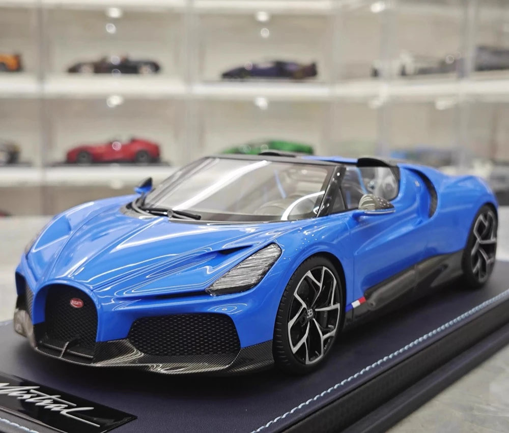 [MR Collection] 1:18 Bugatti W16 Mistral Roadster Blue Model Car Resin