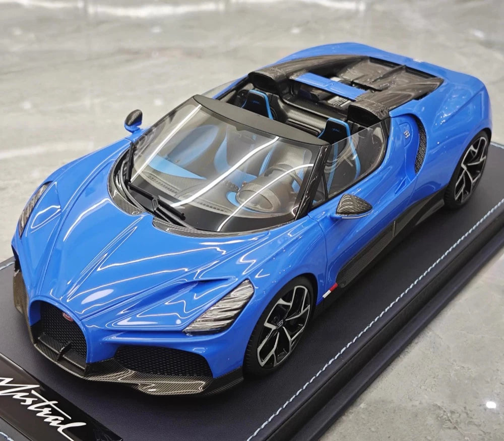 [MR Collection] 1:18 Bugatti W16 Mistral Roadster Blue Model Car Resin
