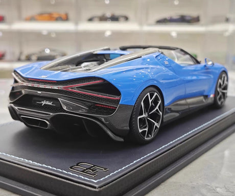 [MR Collection] 1:18 Bugatti W16 Mistral Roadster Blue Model Car Resin